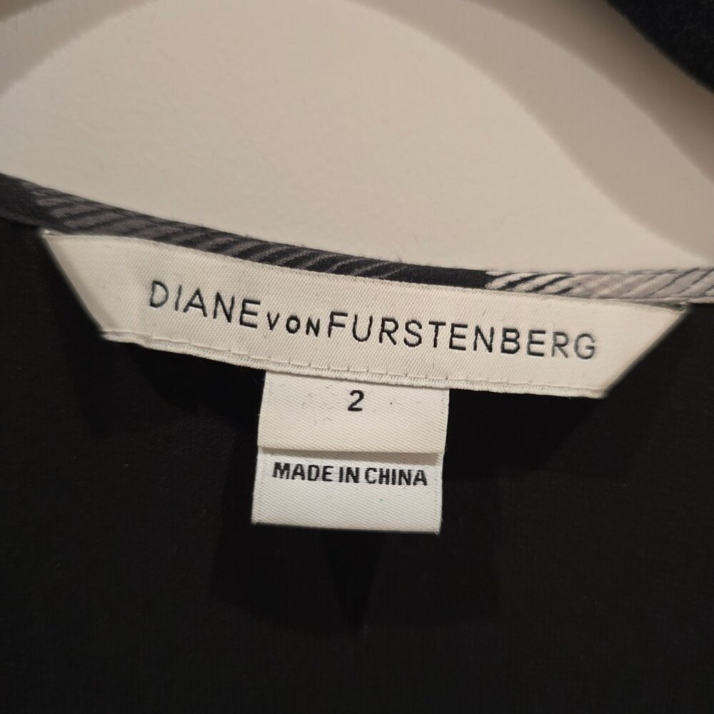 Diane von Furstenberg Dress Size 2 - Picture 5 of 7